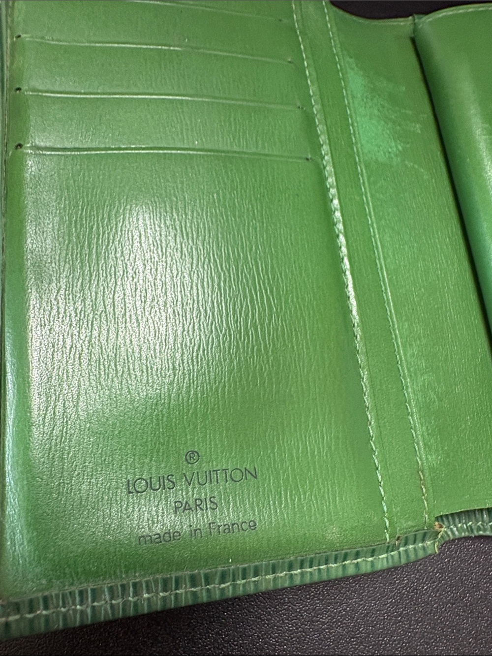 Louis Vuitton *Green 💚Epi Leather kiss lock Compact Wallet - Picture 8 of 13